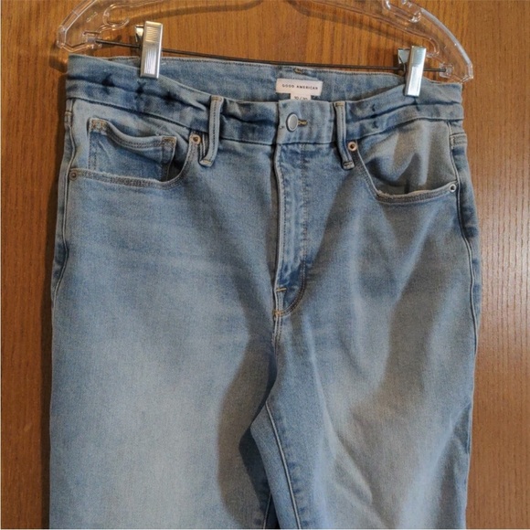 🍀🔥Good American - Light Wash Good Legs Flare - 10/30 - Picture 3 of 6